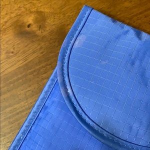 Baggallini Bags - Baggallini Heat safe travel bag! Baggallini Bags - Baggallini Heat safe travel bag!